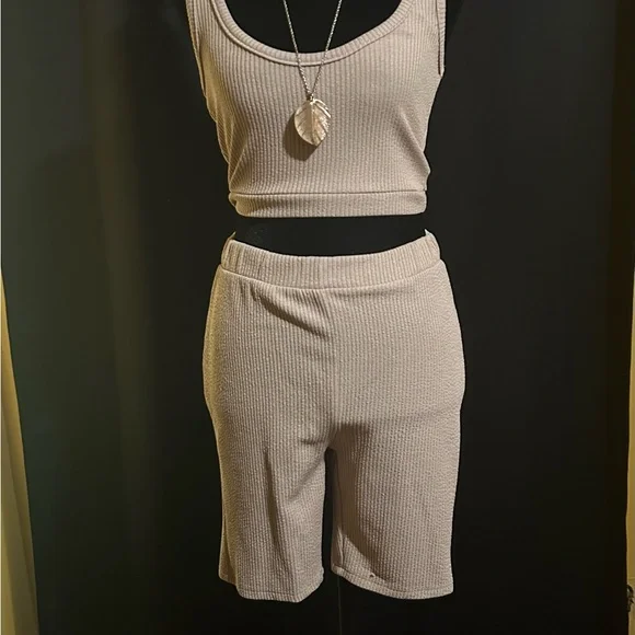 Fashion Nova Tan Ensemble - Picture 2 of 5